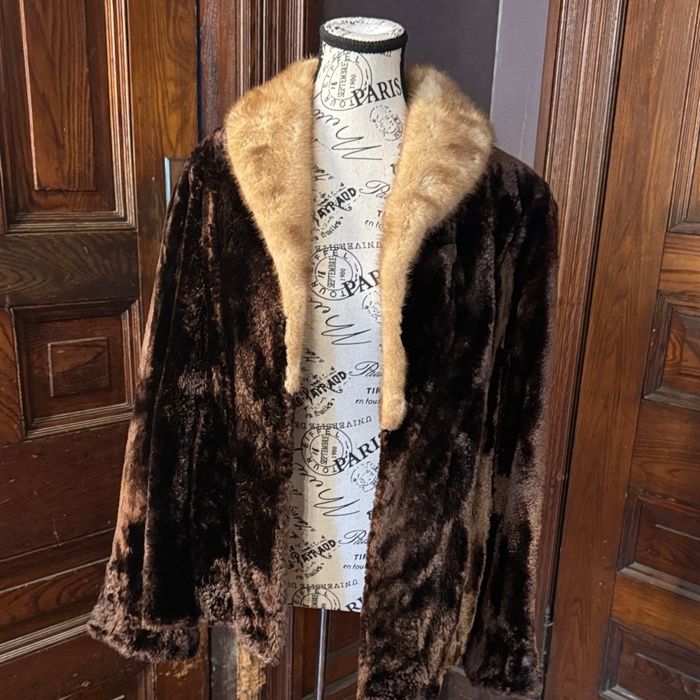 Vintage Velvety Brown Sheared Beaver Fur Jacket with Natural Mink Collar
